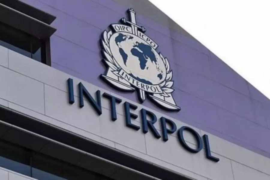 الائتلاف يوجه رسالة لعدة دول بشأن قرار الإنتربول بإعادة فتح مكتبه لدى النظام