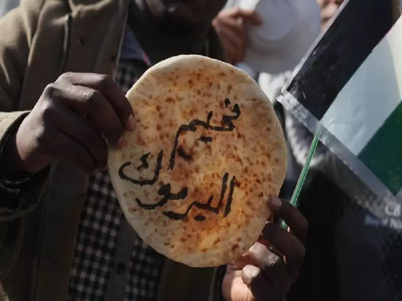 "اليرموك " بوابة قصر "الأسد" ..؟