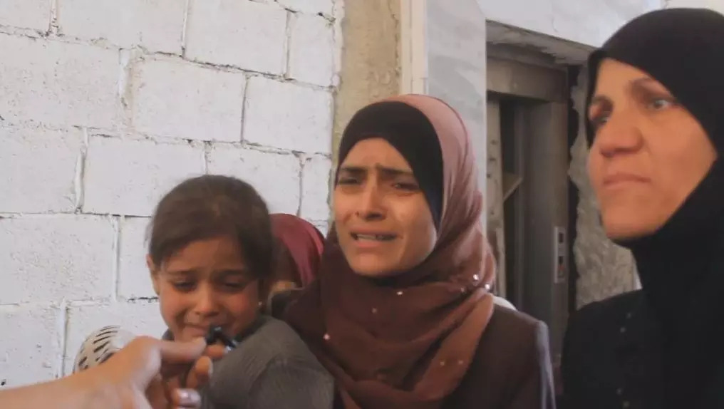 كيف تواجه "دموع" امرأة تبكي جوع أطفالها .. داريا تقتل أرواحنا