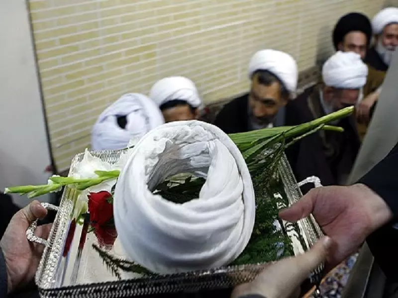 حزب الله الإرهابي يحضر "مشايخه" للدخول إلى جانب مقاتليه في سوريا