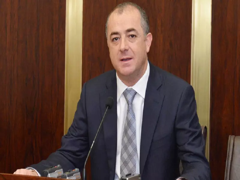 وزير التربية اللبناني يطالب بإيجاد حل سلمي وإعادة اللاجئين إلى سوريا