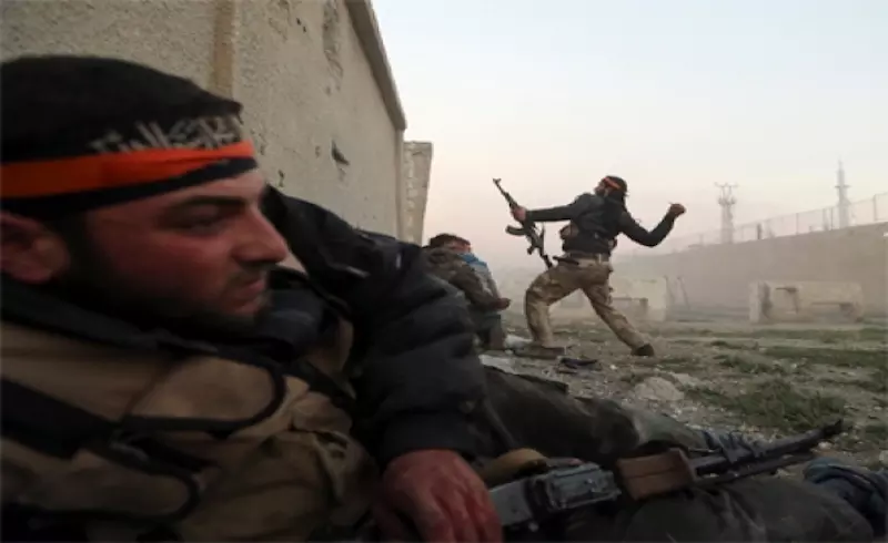 الغوطة بين المطرقة والسندان