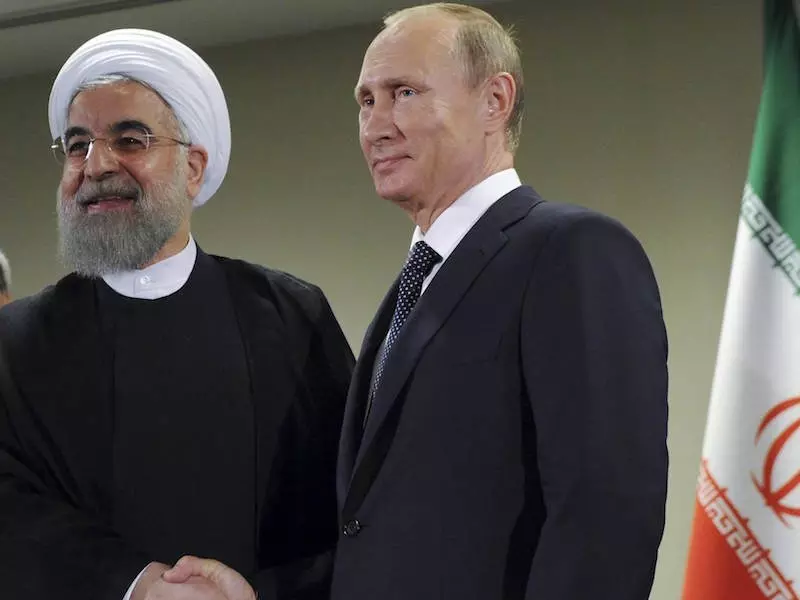 مريضان لا يستطيعان إنقاذ مريض