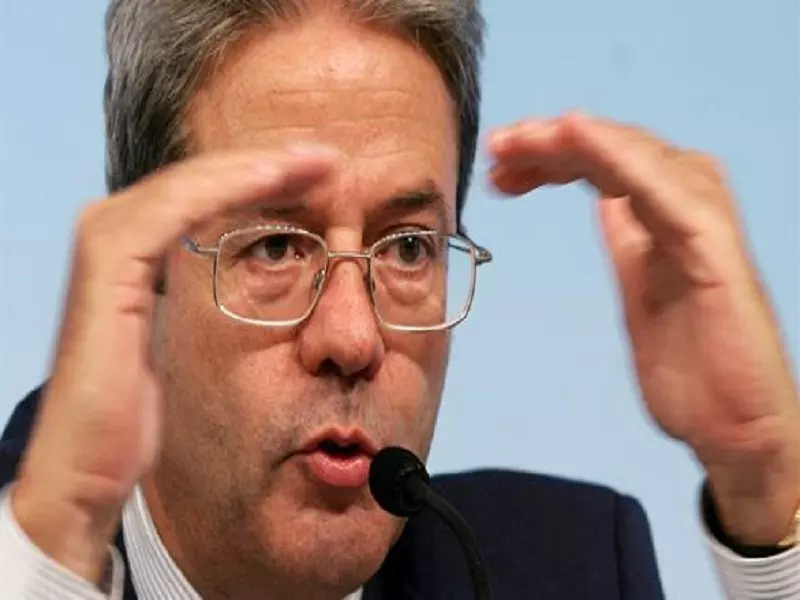 وزير خارجية إيطاليا: الحل في سوريا يكون عبر عملية انتقالية تنتزع الأسد