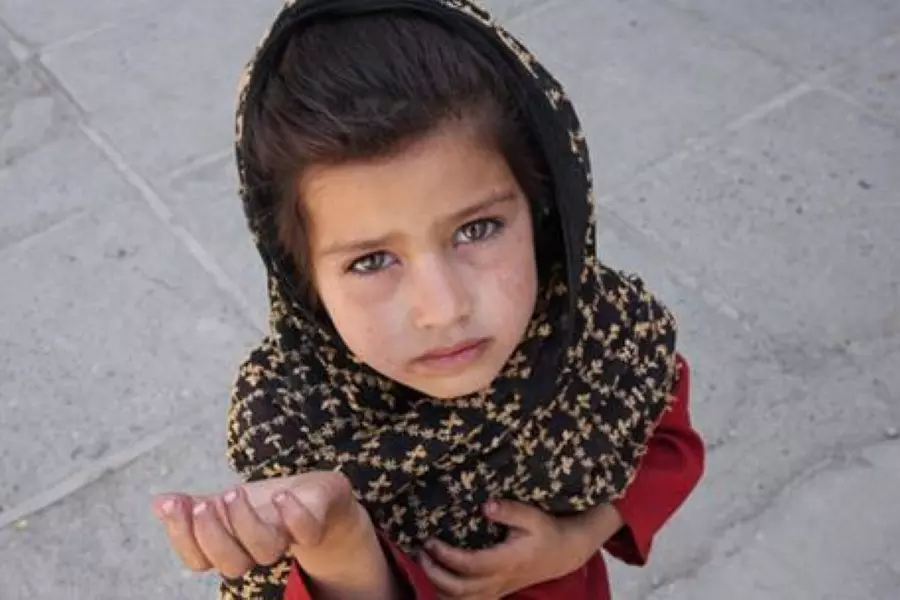 متجاهلاً الأسباب .. النظام يوقف 500 "متسول" بدمشق ويدرس زيادة الغرامة المالية ..!!