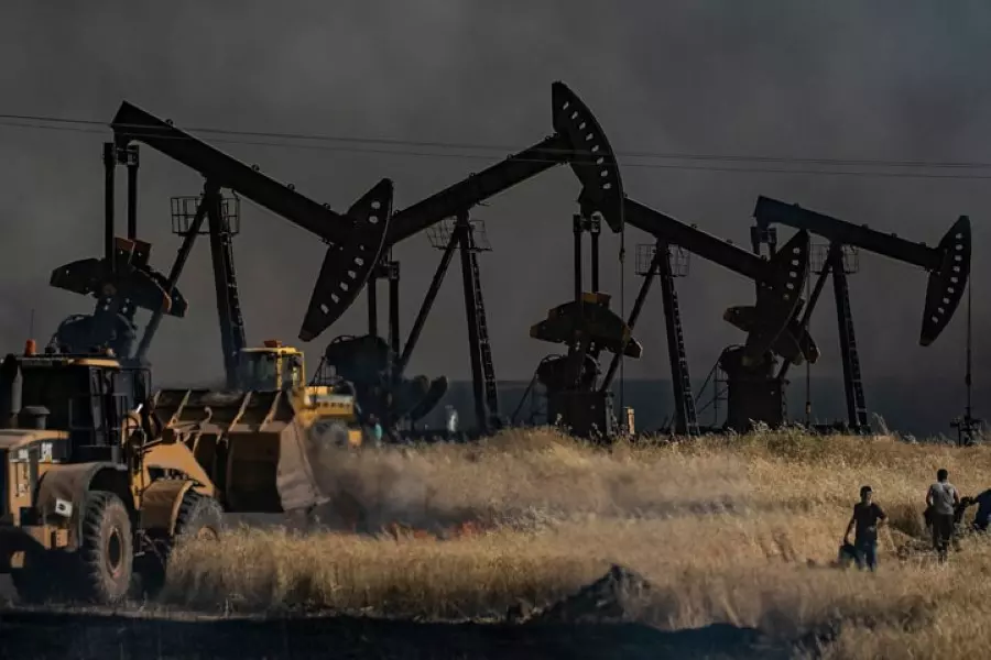 متحدثاً عن "انتهاك السيادة" ... النظام يعلق على الاتفاق بين شركة نفط أمريكية و"قسد"