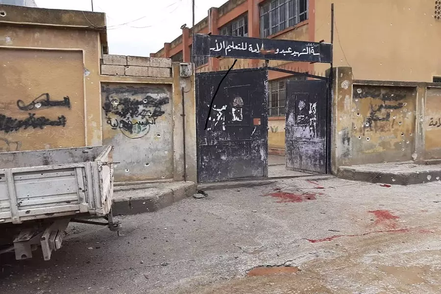 النظام يقصف بصواريخ عنقودية مدرسة تعليمية في سرمين ويوقع شهداء وجرحى