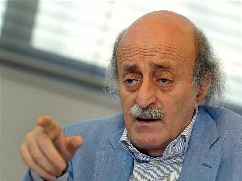 جنبلاط ...يتوقع تفجيرات في لبنان بأيدي مخابرات الأسد