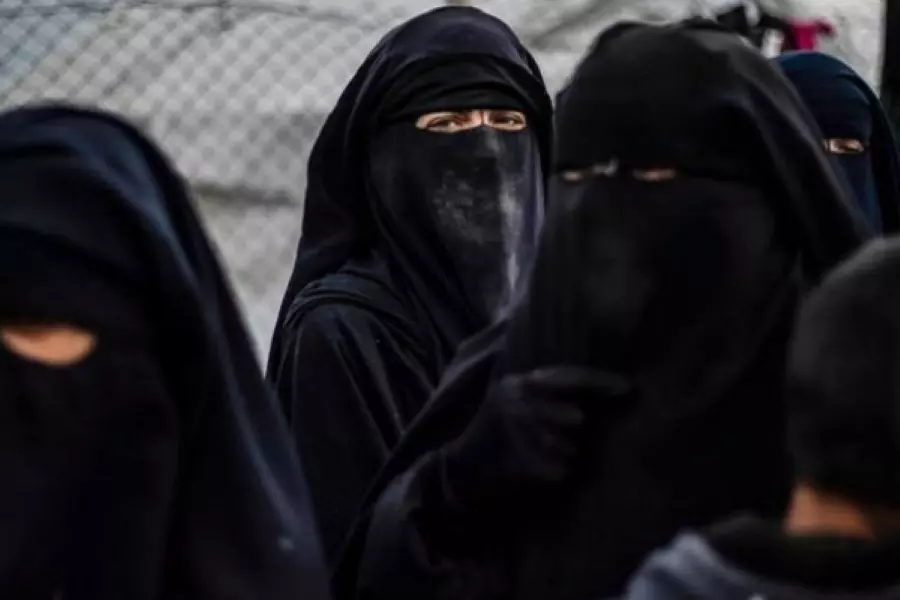 الدنمارك توجه اتهامات تتعلق بـ "الإر-هاب" لثلاث نساء بعد إجلائهن من سوريا