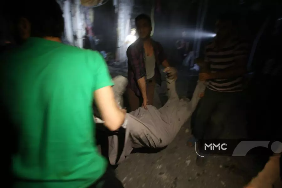 طيران الأسد يستهدف السوق الرئيسي بمعرة النعمان ويوقع أربع شهداء