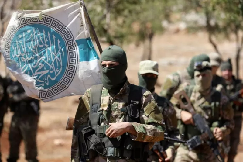 شارك بتعذيب المعتقلين بسجونها ... "تحرير الشام" تفقد أحد أذرعها الأمنية بإدلب