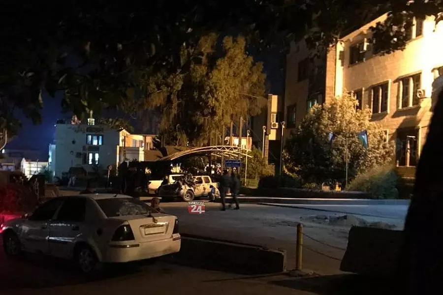 أهالي مختطفي قرية شبكي يعتصمون أمام مبنى المحافظة بمدينة السويداء