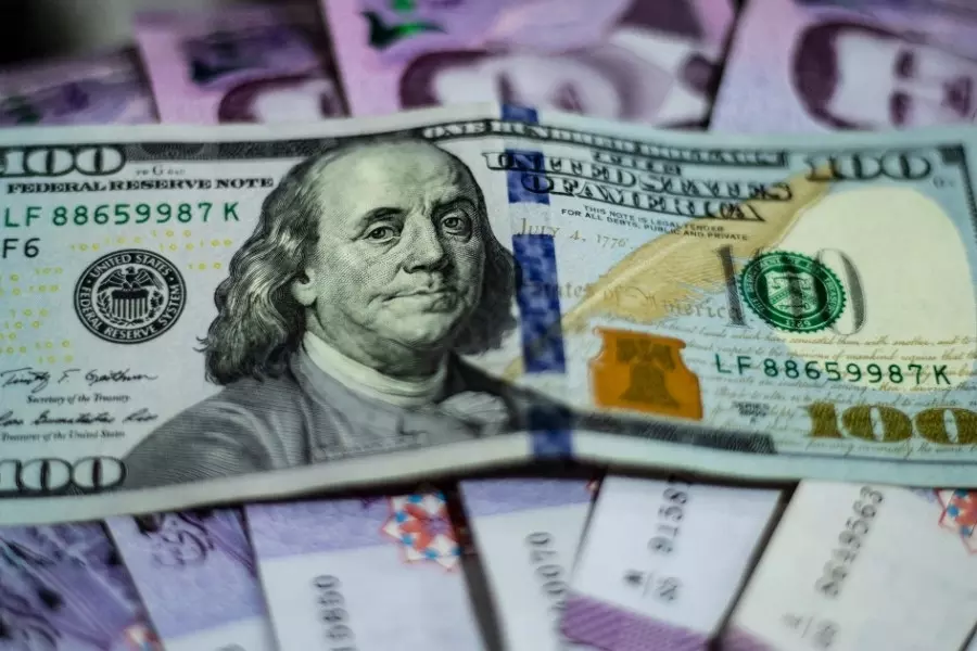 خبير مصرفي موالي : رفع سعر الصرف في النشرة الرسمية يؤثر بعجز الموازنة