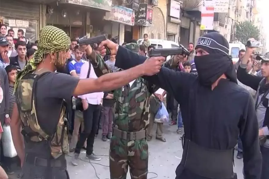 خلط أوراق في سورية وفصائل تصفّي فصائل