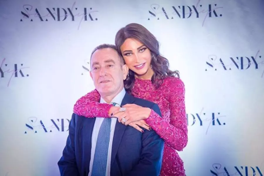 تحقيق يكشف اسم الرجل الذي يقف وراء ترسانة الأسد الكيماوية وعلاقاته الاقتصادية