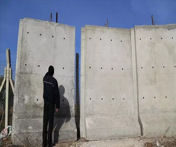 تركيا ... تشديد الإجراءات على الحدود السورية وتنهي أجزاء كبيرة من الجدار الحدودي