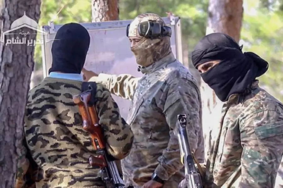 "تحرير الشام" تداهم منازل قرب "الأتارب" وتجبر السكان على إخلائها