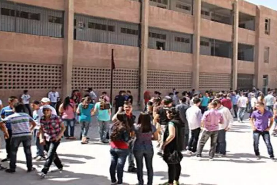 وصلت إلى "أرقام خيالية" .. مدارس النظام تفرض مبالغ بذريعة "تعاون ونشاط"