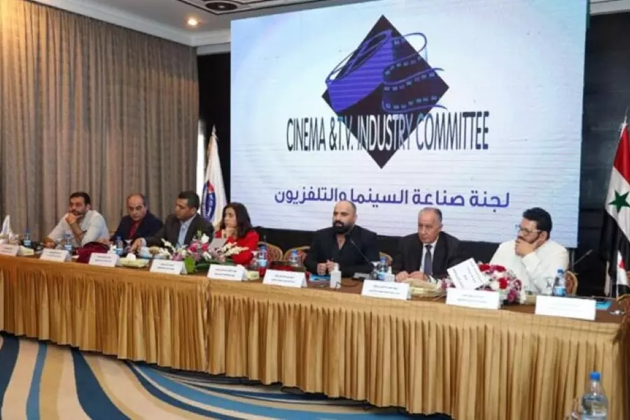 مهدداً بعقوبات "الجرائم الإلكترونية" .. النظام يفرض الترخيص على تصوير "لوحات درامية"