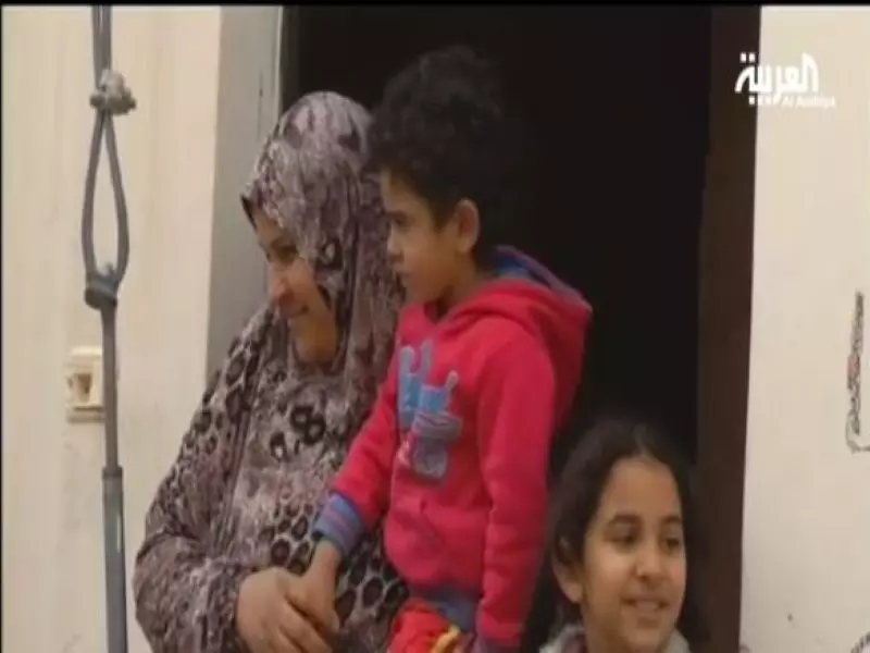 سوريون يشاركون معناتهم مع فلسطينين في مخيم الحصن في مدينة إربد الأردنية