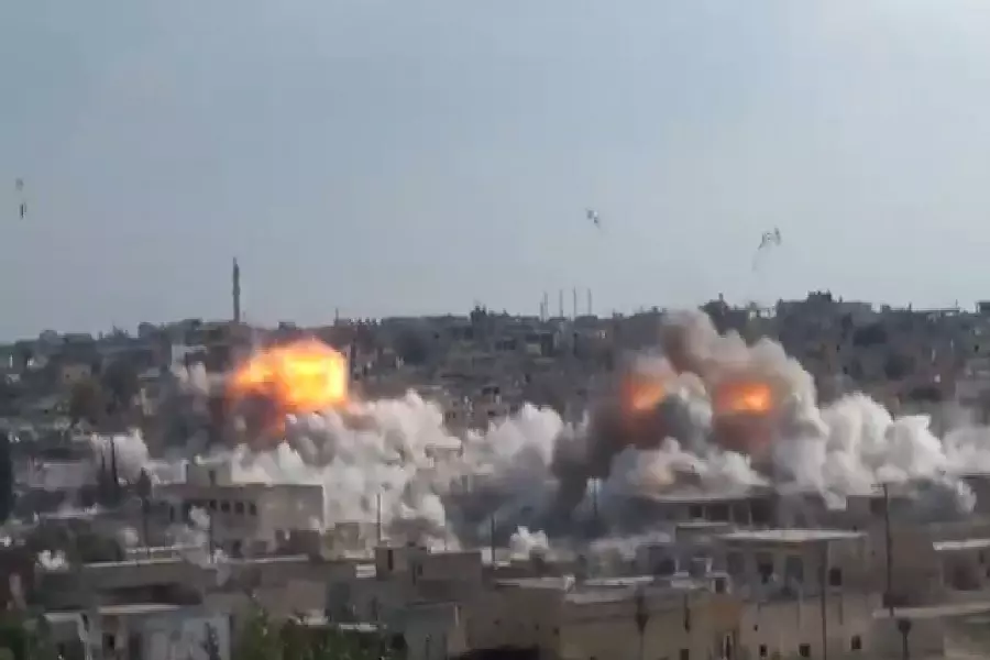 قبل إحكام الطوق وحصارها... فصائل الثوار تنسحب من "كفرزيتا واللطامنة" بريف حماة