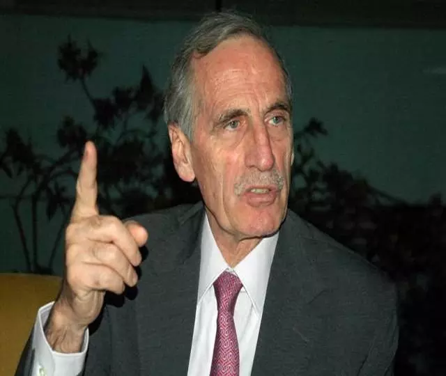 عيون واذان (سورية ومن "يدعمها": أسمع كلامك يعجبني...)