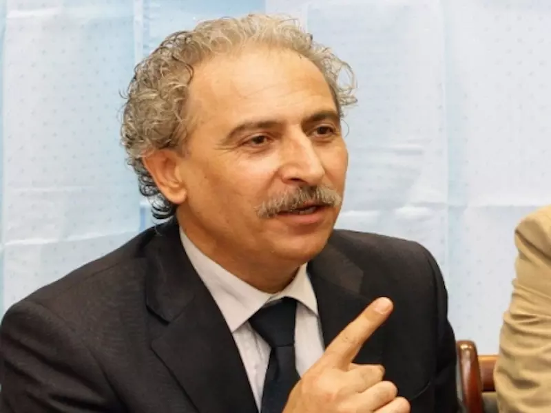 لؤي حسين يضعف الشعور القومي في سورية