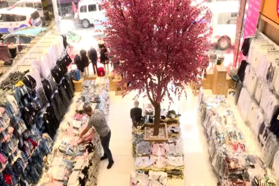 تقرير لـ "الأناضول" يُشيد بمساهمة السوريين بنمو قطاع ملابس الأطفال الجاهزة بتركيا