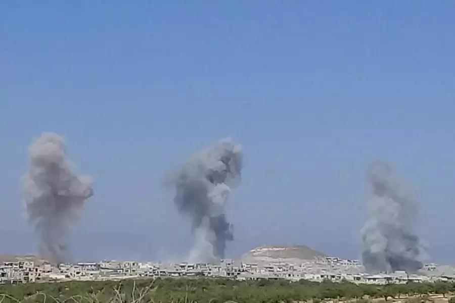 غارات متواصلة على إدلب وتصعيد بريف حماة