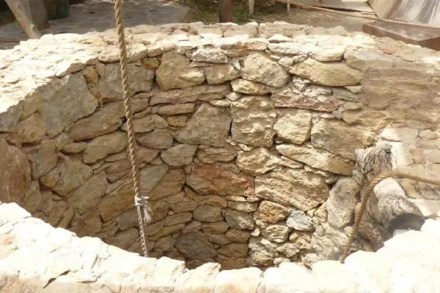 سبع جثث في بئر للماء ... وحواجز الاقتتال تمنع الدفاع المدني من انتشالها