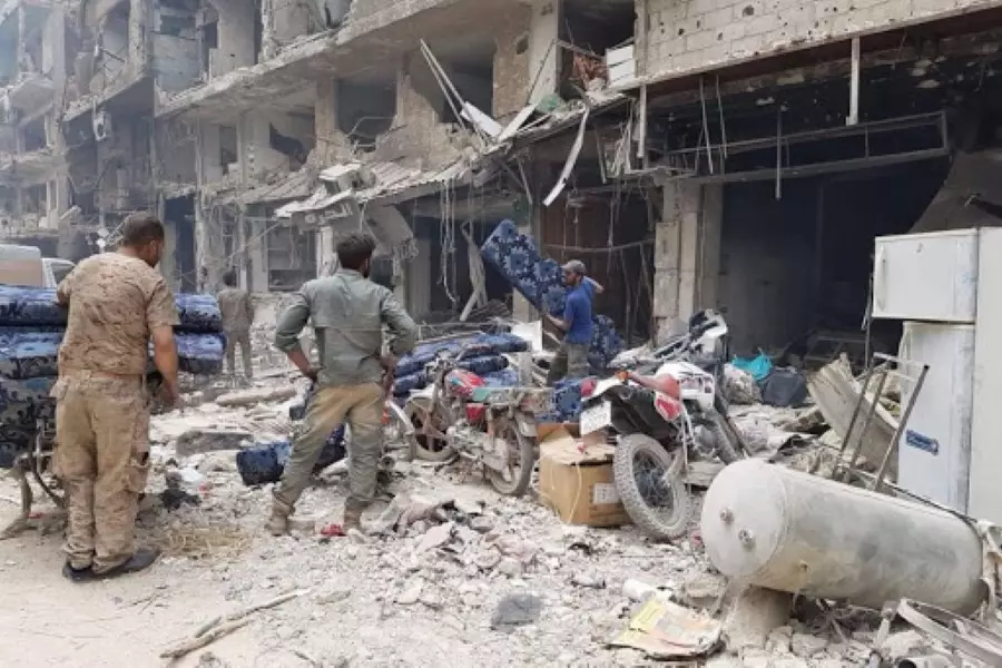 أهالي مخيم اليرموك يشكون استمرار عمليات "السرقة والتعفيش" لمنازلهم وممتلكاتهم