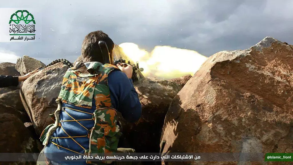 الثوار يحبطون محاولة تقدم لقوات الأسد ويقتلون العديد منهم على جبهة حربنفسة