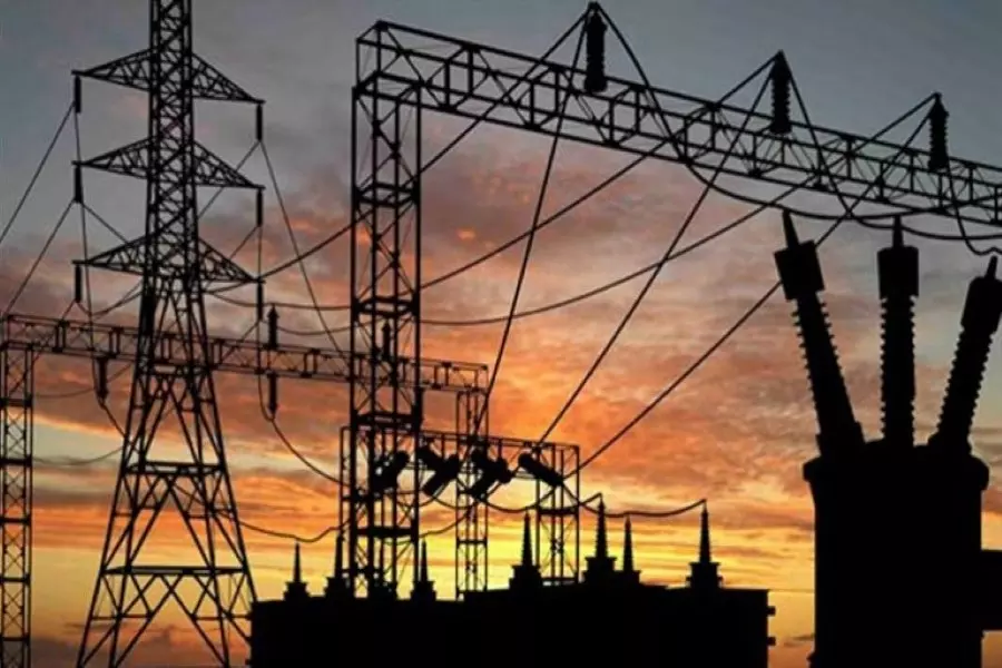 مع زيادة ساعات التقنين .. سخرية وانتقادات لزيارة وزير كهرباء النظام إلى اللاذقية