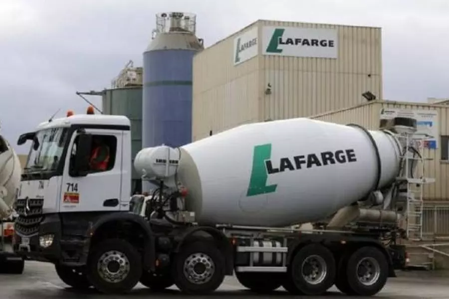 "آر تي" التركية تبث فيلماً يقدم وثائق عن علاقة "لافارج" بتنظيمي "بي كا كا" ود-اعش"