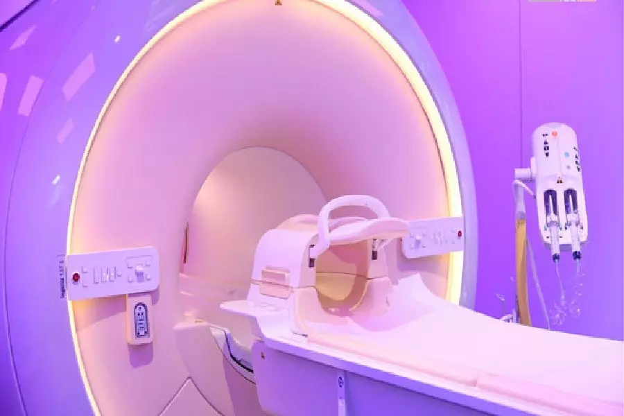 تهرب ضريبي بـ 10 مليارات ليرة .. النظام يستورد أجهزة طبية منتهية الصلاحية ..!!