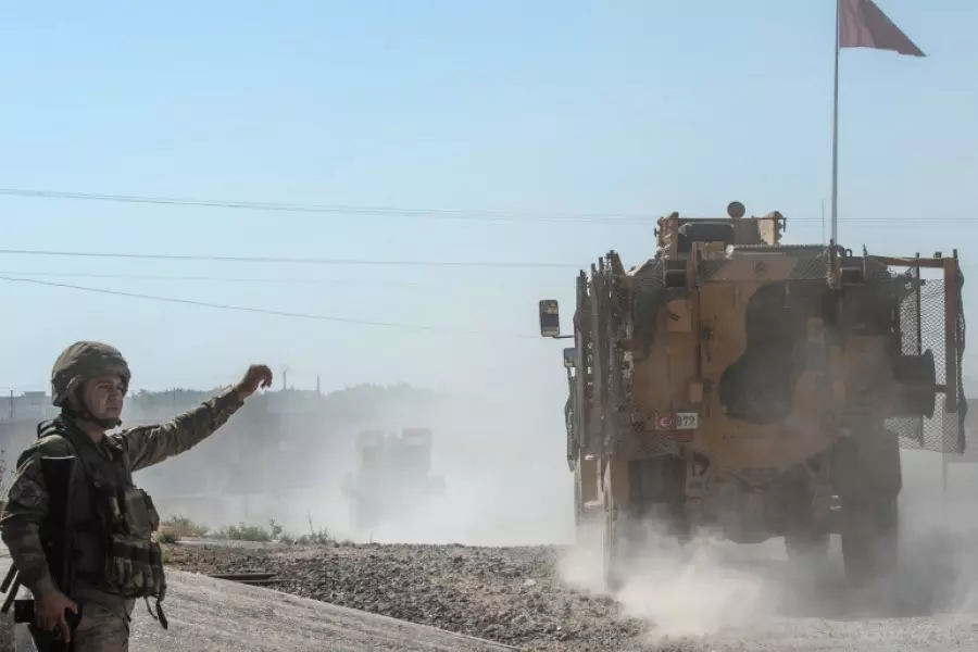 القوات التركية تلقي القبض على إرهابي حاول تفجير مفخخة في تل أبيض بريف الرقة