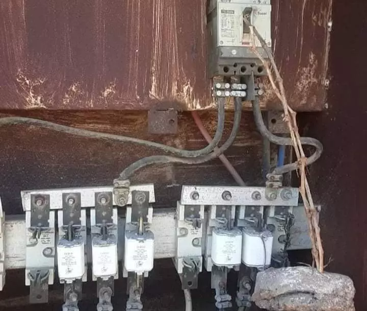 100 ألف بدلاً من 21 .. النظام يرفع سعر تركيب عداد الكهرباء ومسؤول يبرر تزايد التقنين