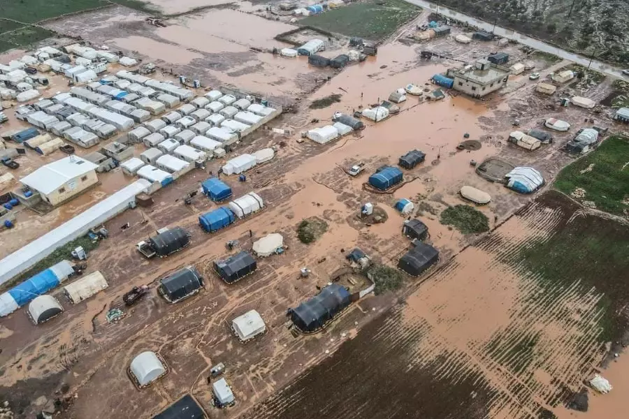 منسقو الاستجابة: 145 مخيماً للنازحين تضرر بفعل الهطولات المطرية شمال غرب سوريا