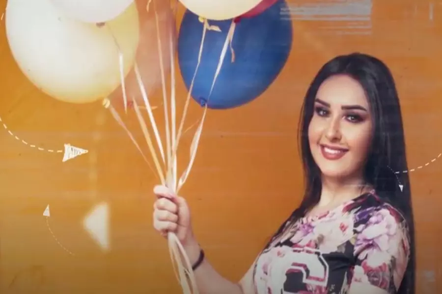 غنّت لجيش الأسد وباركت احتلال حلب .. مغنية موالية تستغل أطفال مرضى السرطان بطريقة رخيصة ..!!