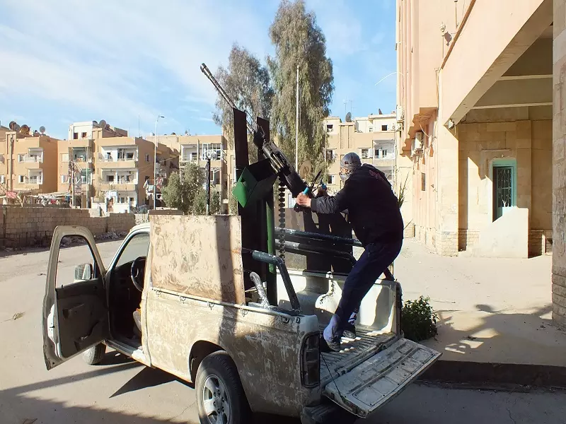 اشتباكات في حي الرصافة .. وتنظيم الدولة يحاول التوسع في دير الزور