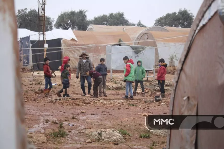 منسقو استجابة سوريا يحذر من تدهور الأوضاع الانسانية بإدلب ويكشف أعداد النازحين