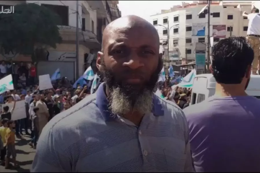 141 يوماً على اعتقاله ... دعوات للإفراج عن "بلال عبد الكريم" من سجون "تحرير- الشام"