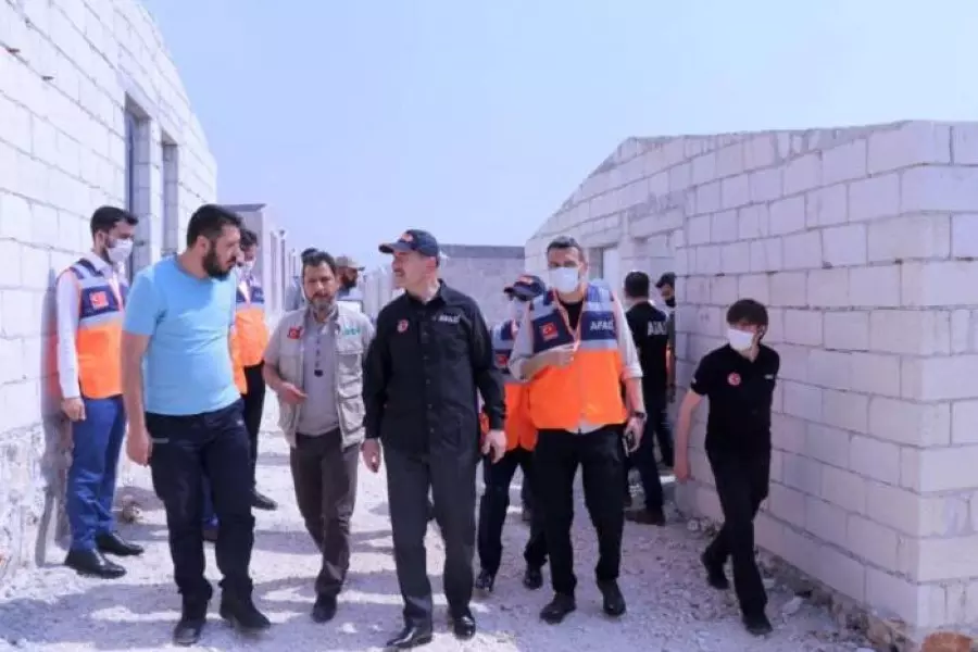 صويلو يعلن استكمال بناء 30 ألف منزل من الطوب للنازحين شمال غربي سوريا