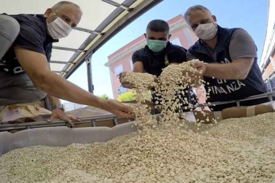 قيادي بميليشيات النظام يقر بمسؤولية نظامه عن تحول سوريا إلى بلد "المخدرات والمافيات"