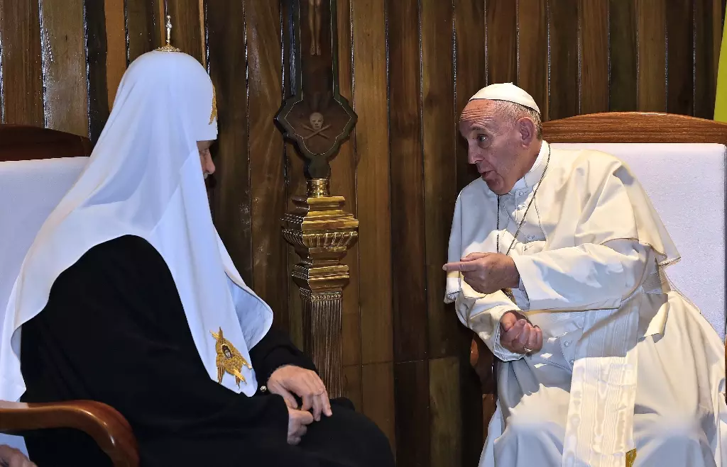 ألف عام من العزلة يكسرها "مسيحيو سوريا" .. لقاء المتحاربون لحماية من تبقى في الشرق الأوسط