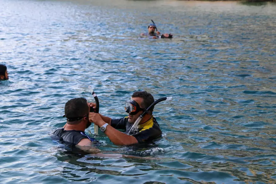 بعنوان "لأجلكم نمضي" ... "الخوذ البيضاء" تطلق الدورة الثانية في الغطس المائي بإدلب
