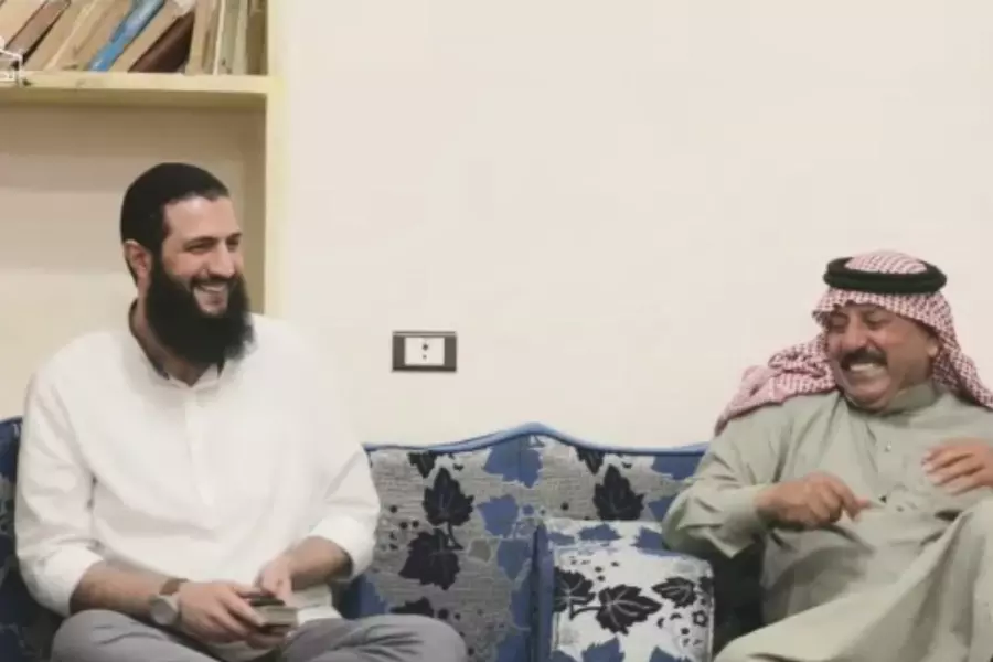 على خطى نفاق إعلام الأسد .. "الجولاني" يصور "رد المظالم" محاولاً استقطاب شيوخ العشائر