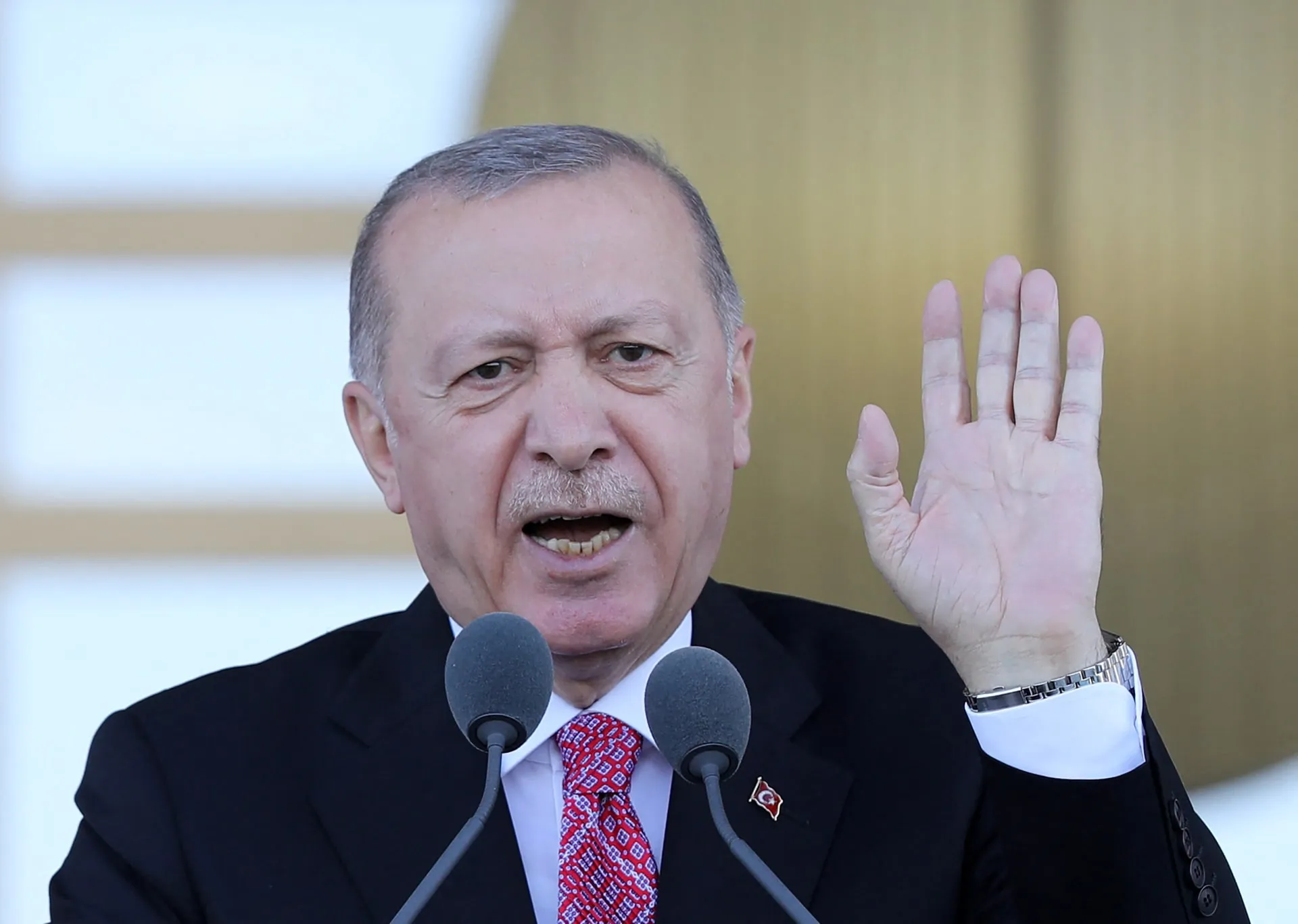 "أردوغان" يعلن عودة نصف مليون لاجئ إلى سوريا منذ 2016