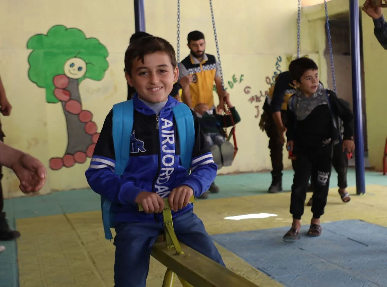 طفل في مدرسته بمدينة إدلب