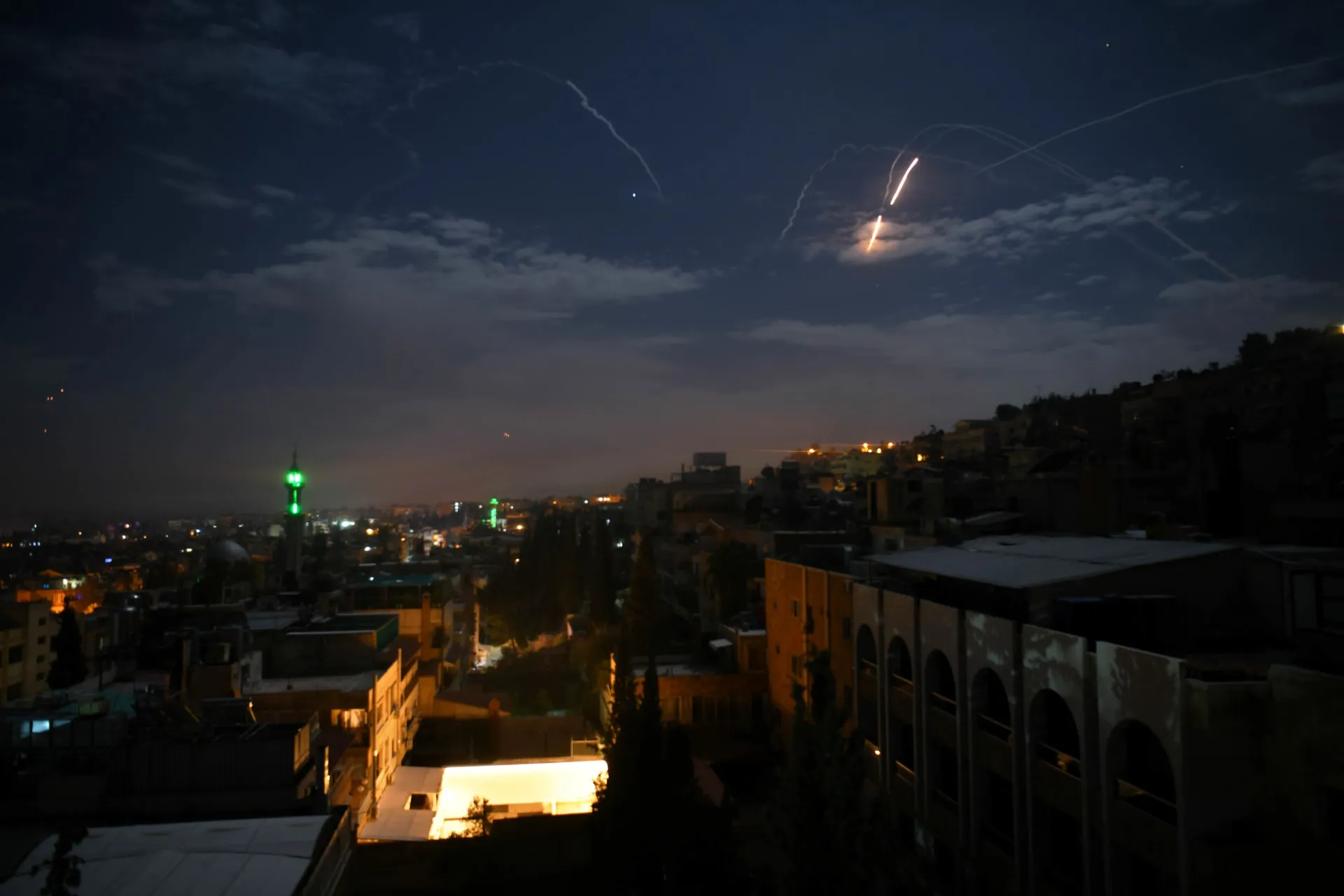 "المصالحة الروسية" يكشف خسائر النظام بآخر قصف إسرائيلي غربي دمشق